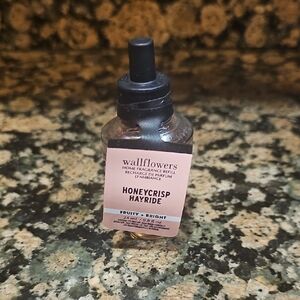 White Barn Honeycrisp Hayride Fragrance Wallflower  Refill